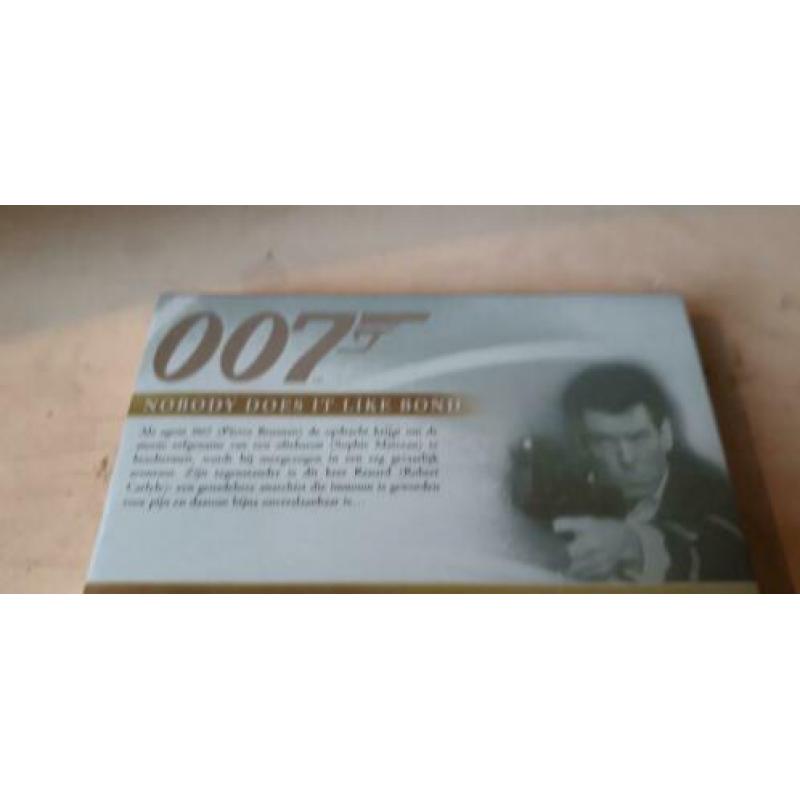 Dvd the world in not enough two disc ultimate edition nieuw