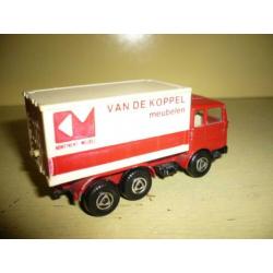 Mie18> oude efsi mercedes bakwagen