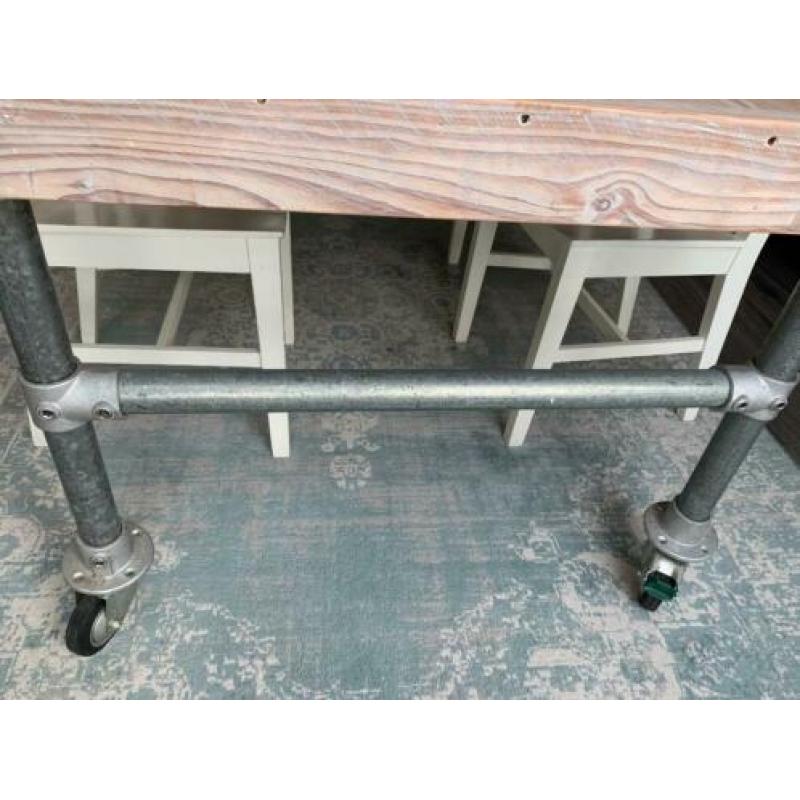 Steiger houten industriële eettafel