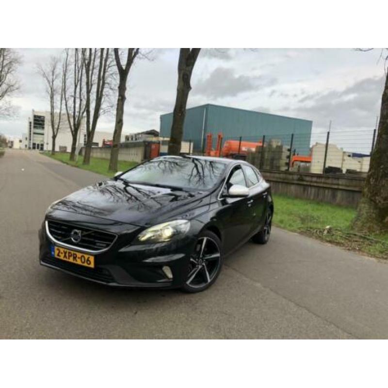 Volvo V40 D4 2.0 R-Design 190Pk Pano,Standkac,Dealer Onderh!