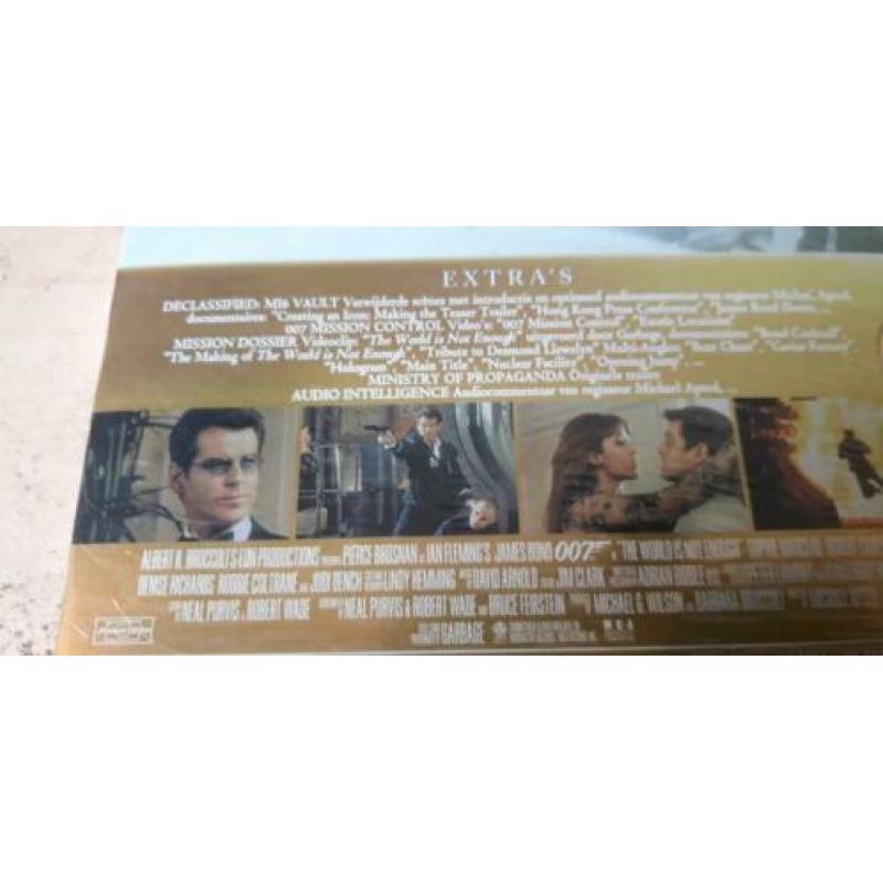 Dvd the world in not enough two disc ultimate edition nieuw