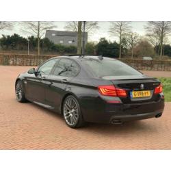 BMW 5-Serie 3.0 M550d LCI Xdrive M-Pakket . Schijfdak Softc