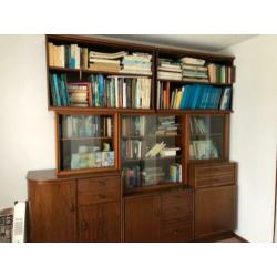 Klassiek wandmeubel vitrine kast