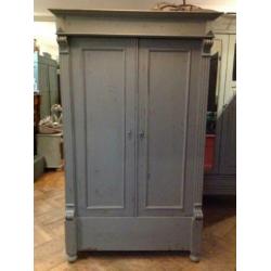 Vintage kast, brocante meidenkast, oude doorleefde kast VdlM