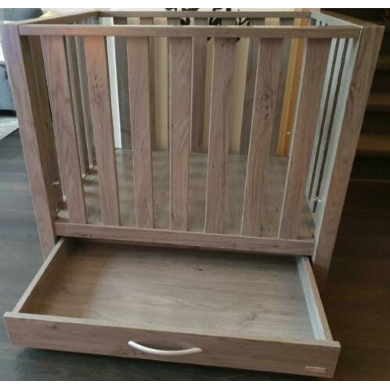 Twf box Robin kleur grijs inclusief boxmatras