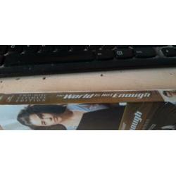 Dvd the world in not enough two disc ultimate edition nieuw