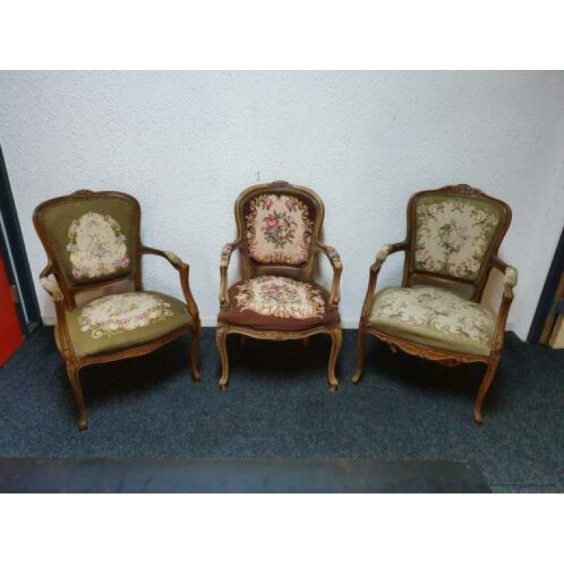 Uitverkoop !! 3 franse louis xvi stoelen voor €95,-!