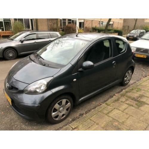 Toyota Aygo 1.0 12V Vvt-i 3DRS MMT 2008 Grijs