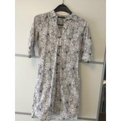 Expresso jurkje blousejurk wit/ donkerblauw maat 34