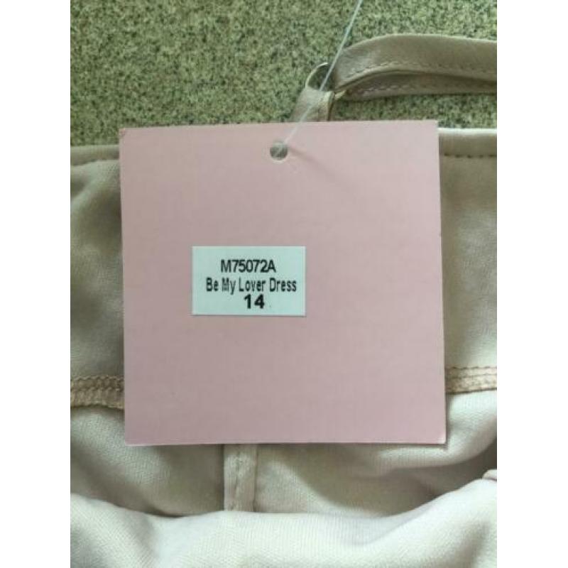 Mooie jurk. Maat 38. Kleur roze. Nieuw.