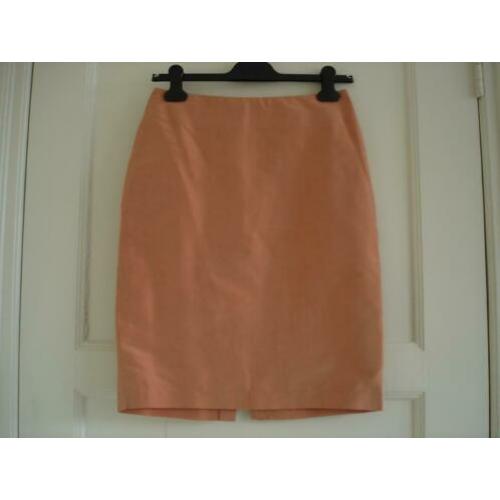 Pauw rok mt 3 =36-38 zalm kleur 100 % zijde glans feest