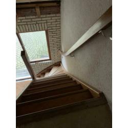 Hardhouten trap