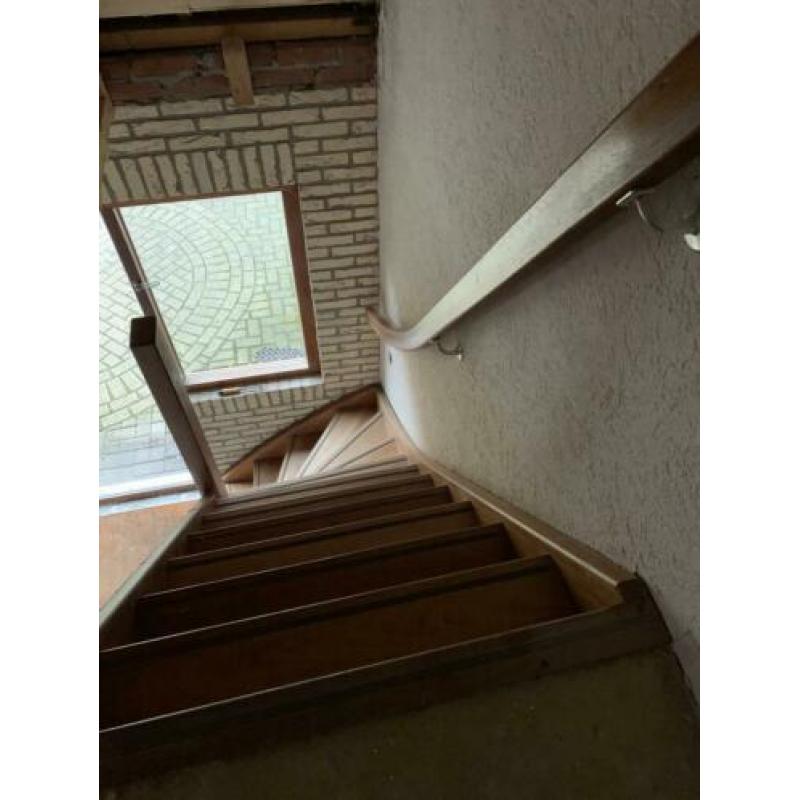 Hardhouten trap