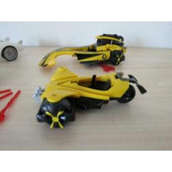 2 Speedracers met schietende kleine wagen. 2 stuks