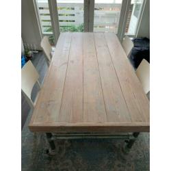 Steiger houten industriële eettafel