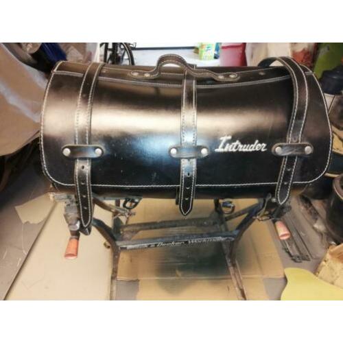 Unieke custom made lederen Suzuki intruder roltas