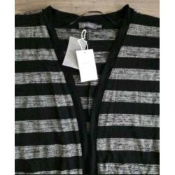 Nieuw ruim soepel vallend Geisha vest. Zwart met grijze stre