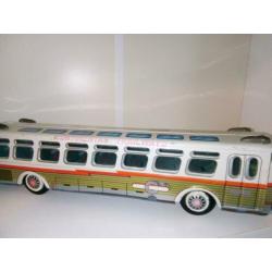 Grote blikken bus made in Japan