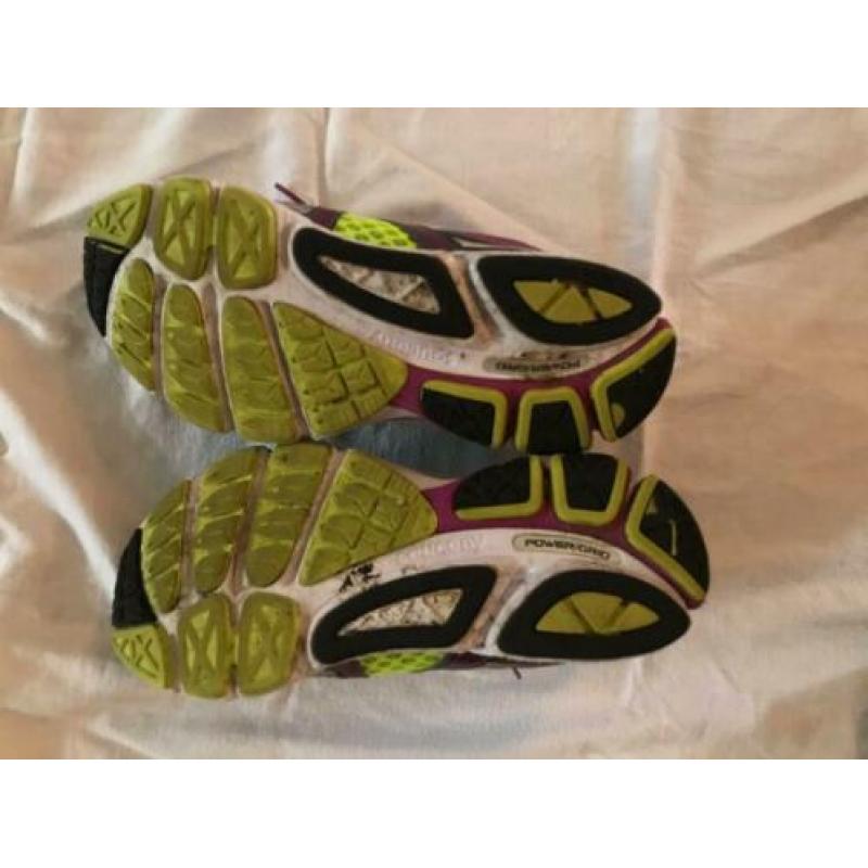 Saucony Omni 12 hardloopschoenen