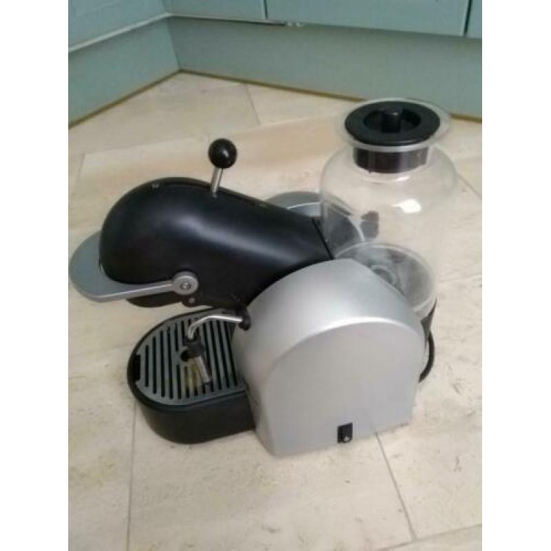Magimix nespresso apparaat met melkopschuimer.