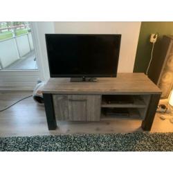Tv meubel donker eiken half jaar oud