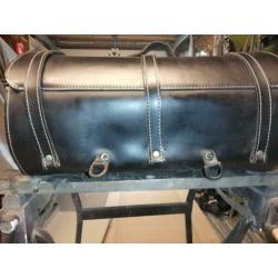 Unieke custom made lederen Suzuki intruder roltas