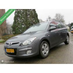 Hyundai i30 CW 1.4i Blue Dynamic Business Airco BJ10