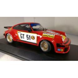 MiniChamps - 1:18 - Porsche 934 Toine Hezemans Winnaar EGT