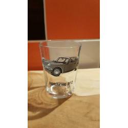 Vintage auto glazen mercedes porsche ferrari aston martin fo