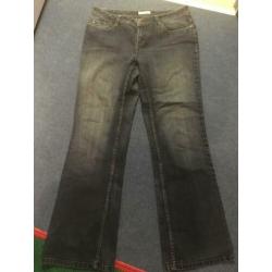Blauwe jeans mt 40