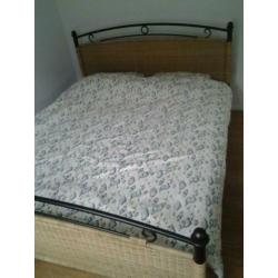 Rotan bed