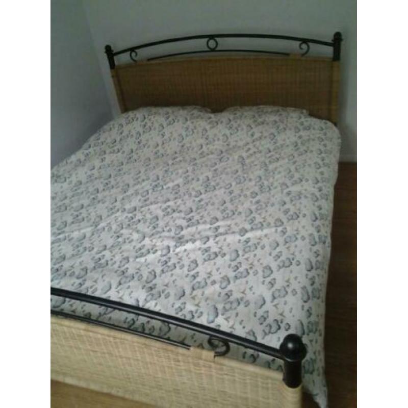 Rotan bed