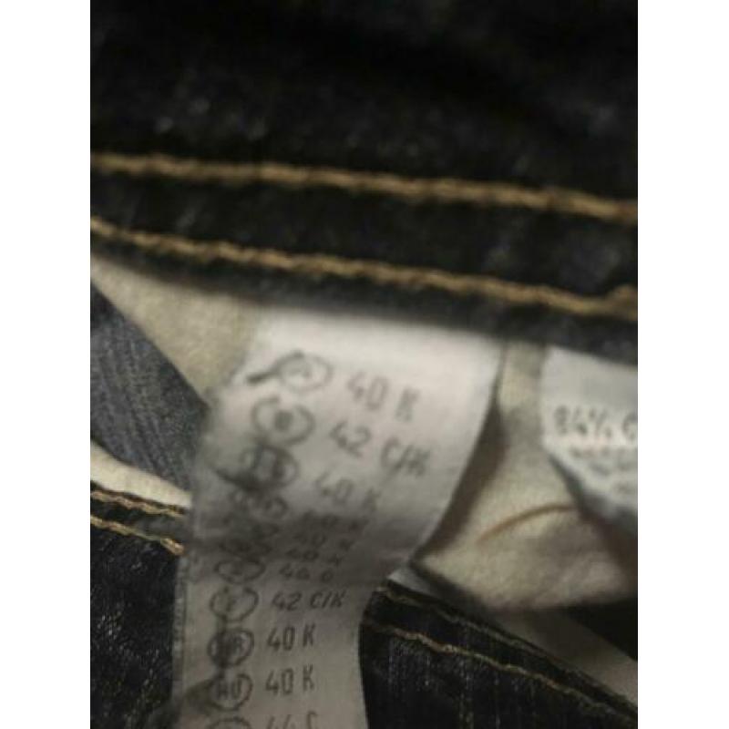 Blauwe jeans mt 40