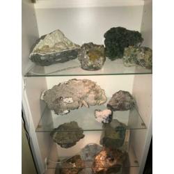 Kast 3 vol mineralen, verzameling.