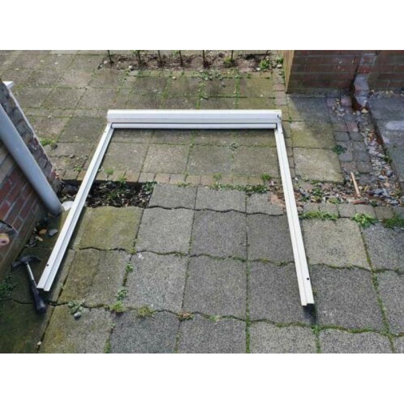 Screen, 3 stuks in goede staat