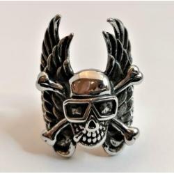 Stalen Schedel Ring met Knekels en Vleugels. Nr. 1801051