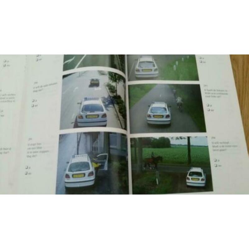 900 vragen Auto Theorie examen incl oefen CD-ROM