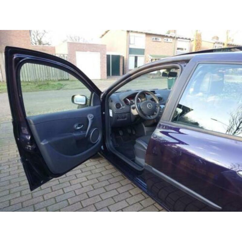 Renault Clio 1.2 16V 75PK 5-DRS Panoramadak Cruise control