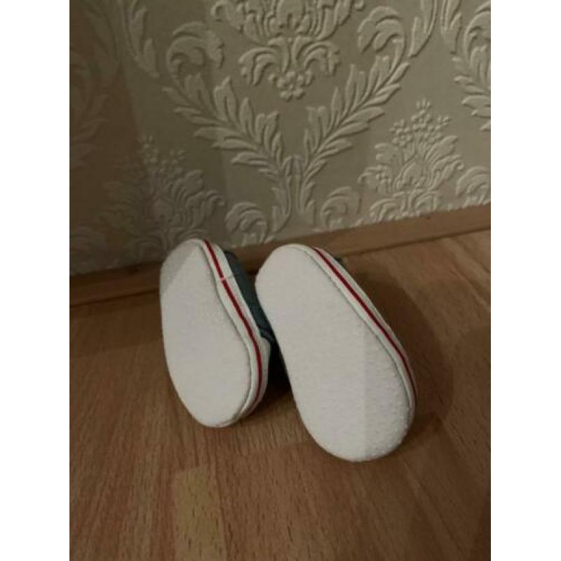 Nieuwe babyschoentjes maat 16