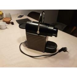 Krups Nespresso Pixie Titanium-Zwart met cups