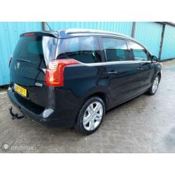 Peugeot 5008 1.6 THP Blue Lease Executive 7p.