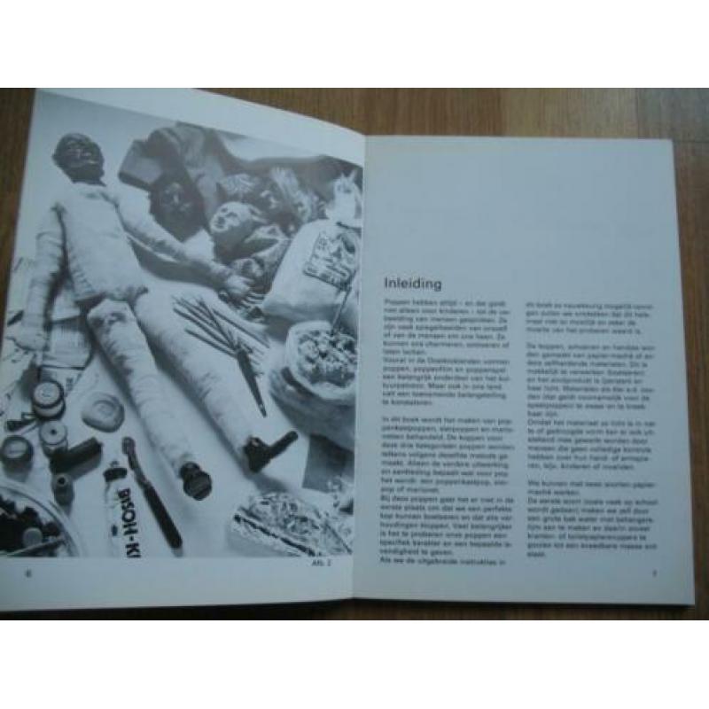 Boekje Karakter Poppen ( Clowns en Andere )??Mooi Vintage