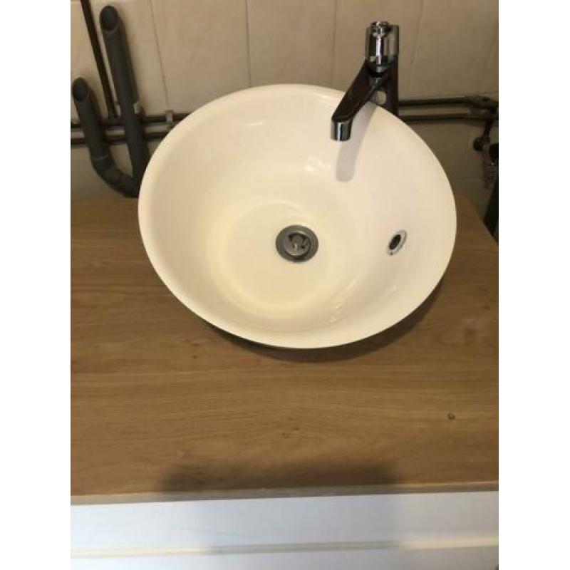 Set wastafel, onderkast en kraan van Ikea