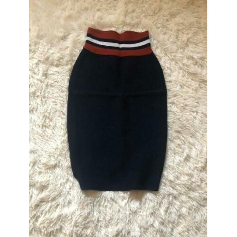 Nikkie rok maat 34