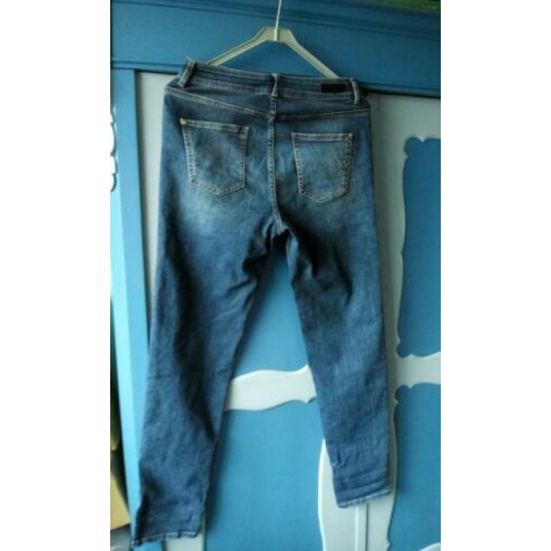Maryley jeans mt 32 conf.mt 40 nw