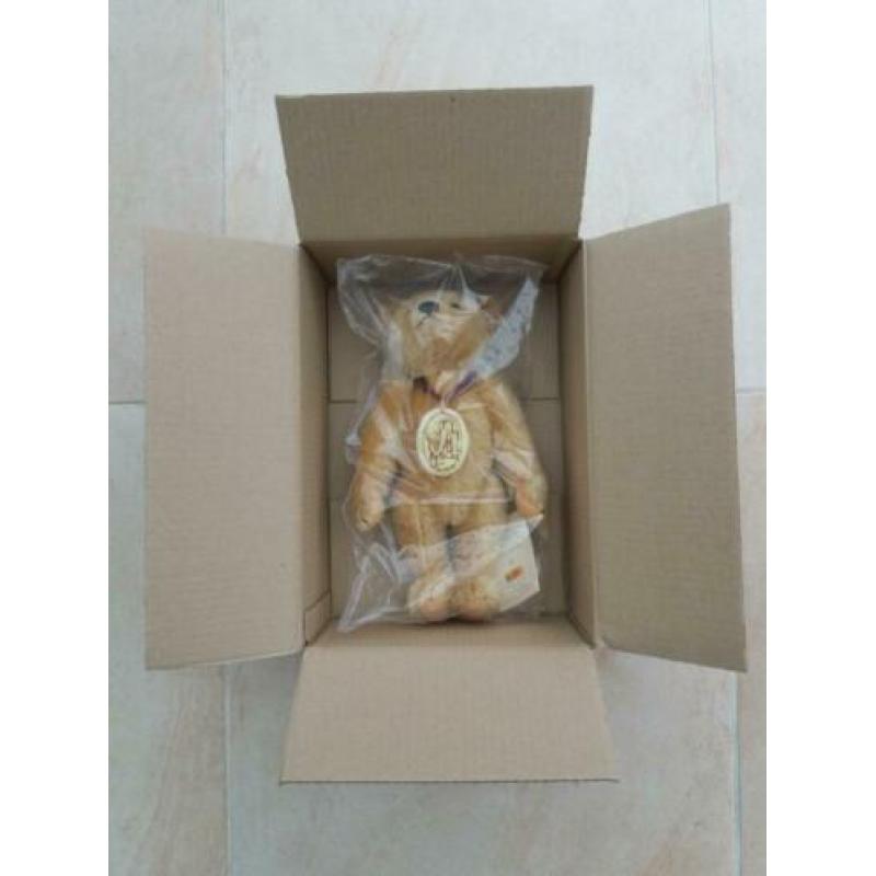 Allereerste Steiff Museumbeer uit 1998, extreem laag nummer