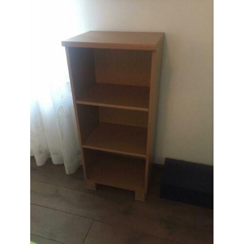 Boekenkast merk top tip afmeting 52 x 41 x 120 cm hoog.
