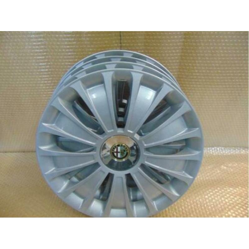 Wieldoppen 16 inch Alfa Romeo Mito