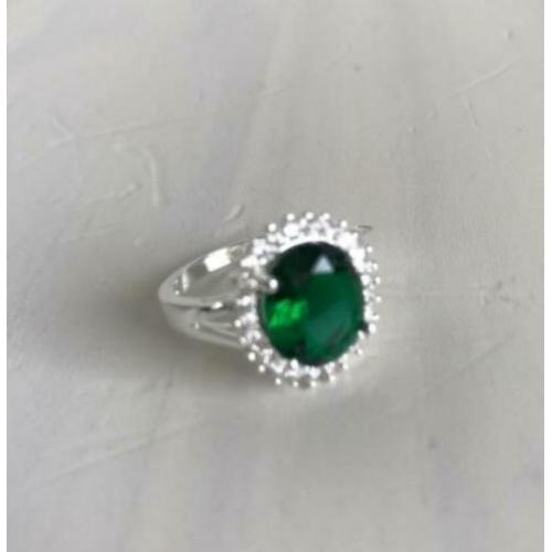 Ring met Groene Steen maat 18, NIEUW! GRATIS VERZENDEN!