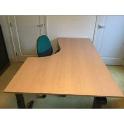 Bureau met ladeblok